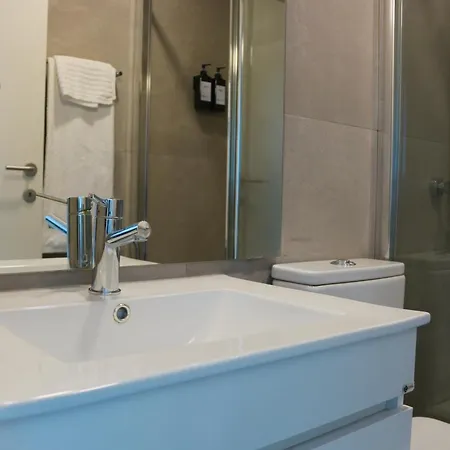 Holiday home 9min Metro To Downtown - Couples&kids - Free Parking Porto