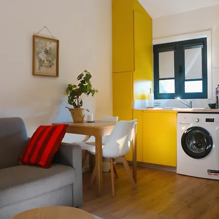 Casa de Férias 9min Metro To Downtown - Couples&kids - Free Parking